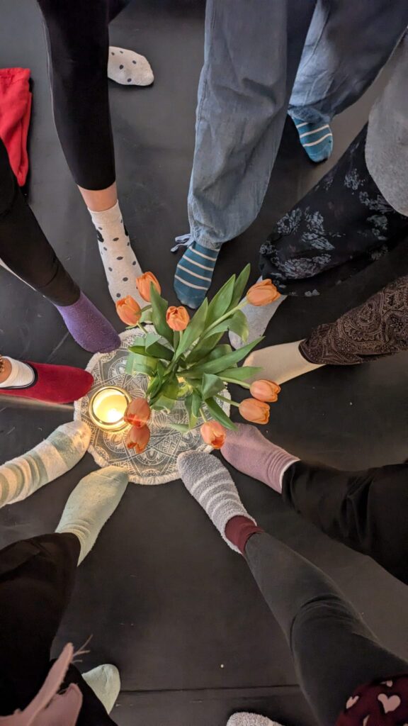 Kapcsolatban a testemmel mindfulness mozgasmeditacio jelenlet tanc tudatos jelenlet